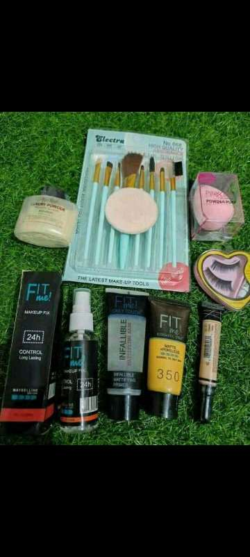 মেকআপ কম্বো